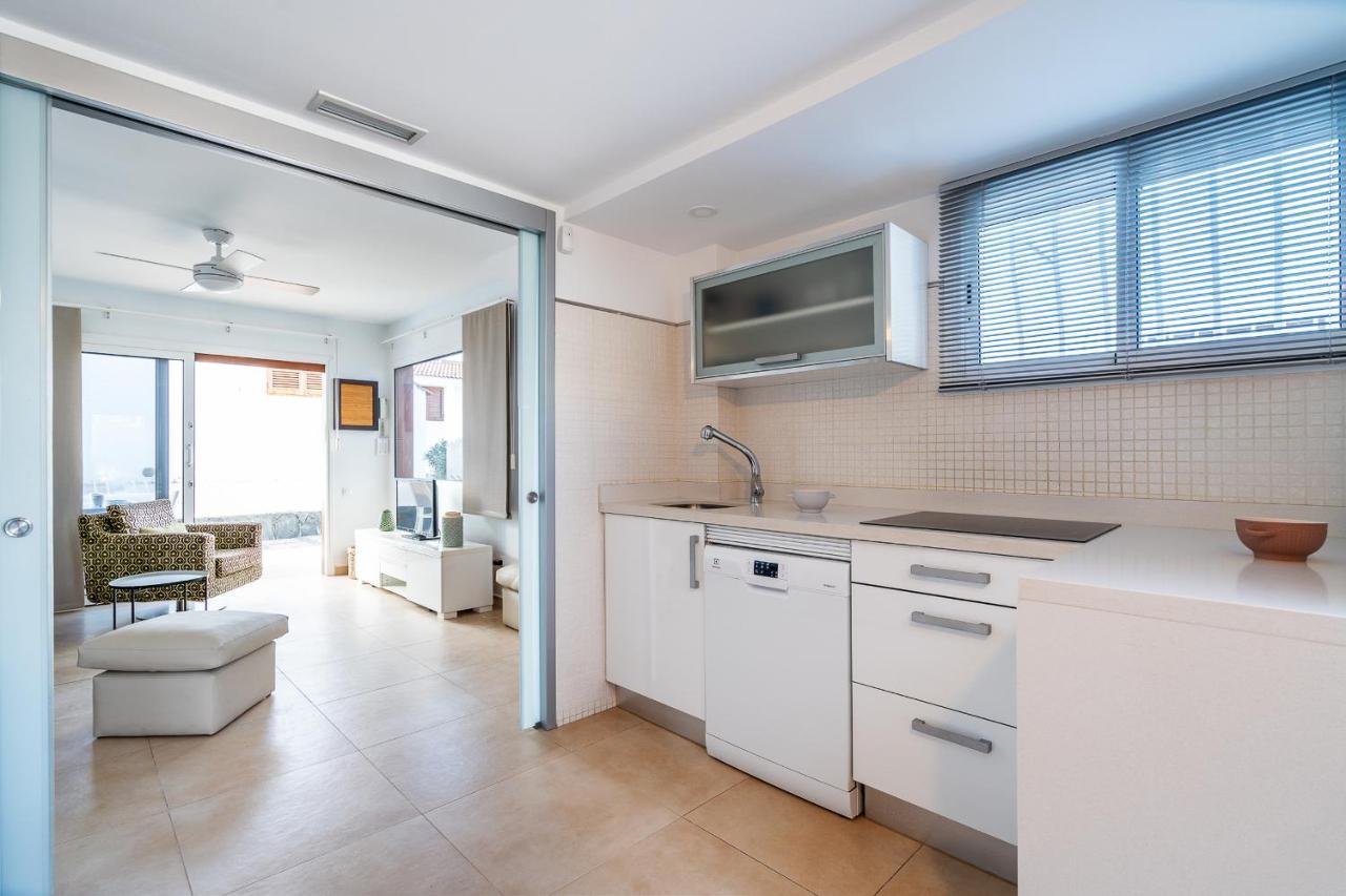 Bonito Bungalow Con Piscina Junto A La Playa San Bartolomé Kültér fotó