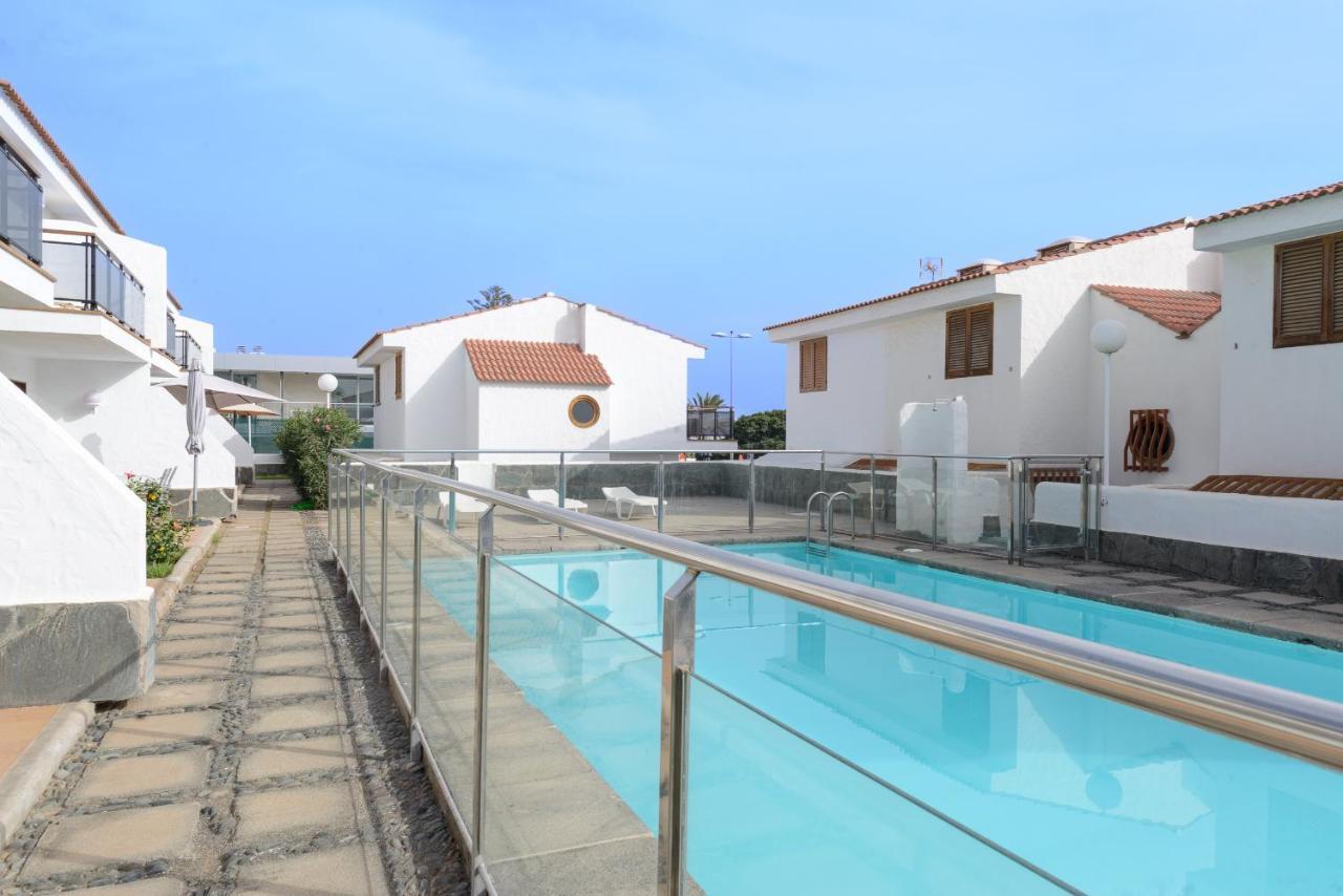 Bonito Bungalow Con Piscina Junto A La Playa San Bartolomé Kültér fotó