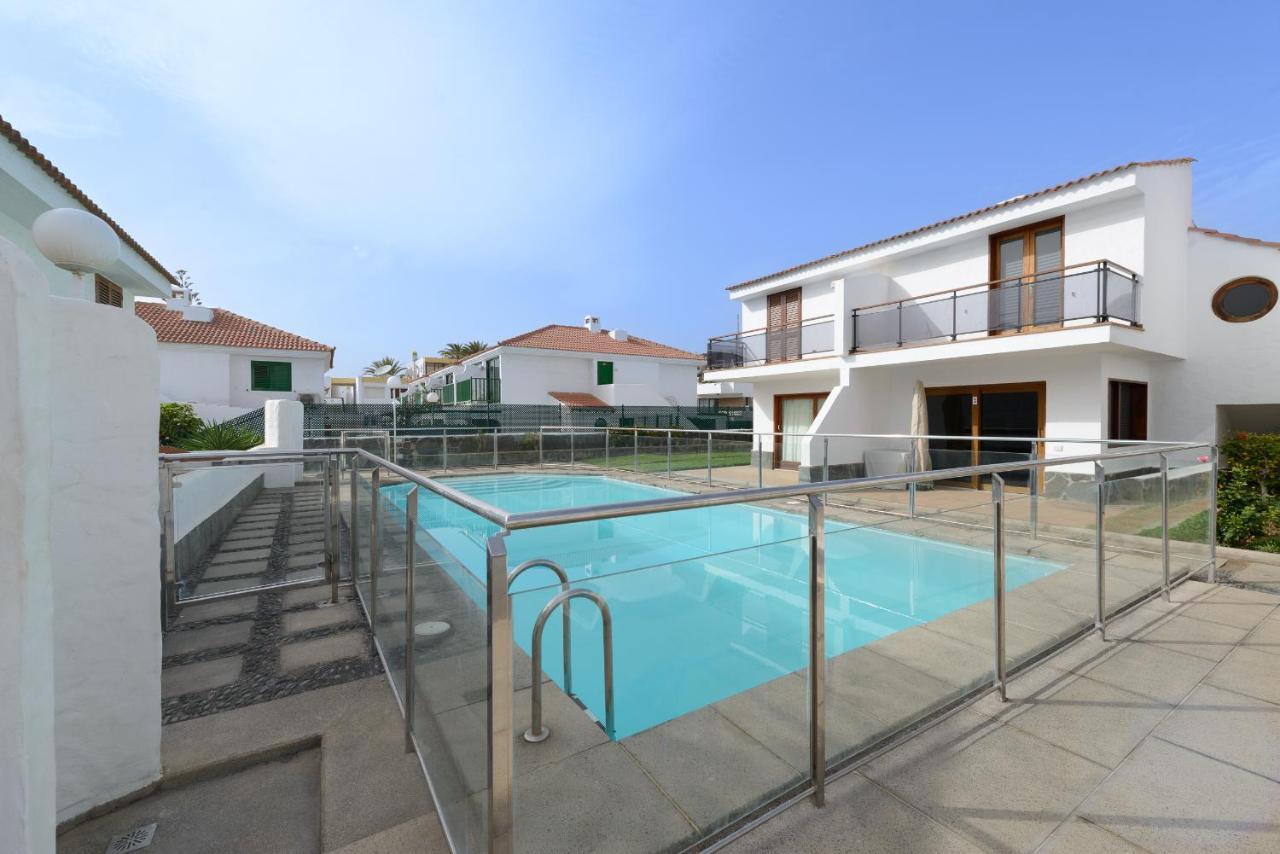Bonito Bungalow Con Piscina Junto A La Playa San Bartolomé Kültér fotó